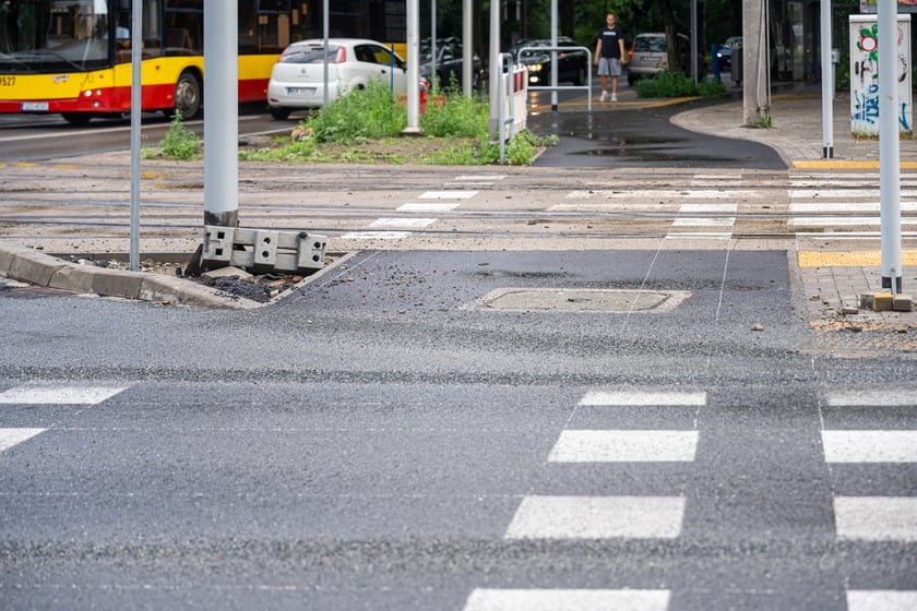 Skrzyżowanie alei Wielkiej Wyspy z ulicą Mickiewicza i aleją Paderewskiego